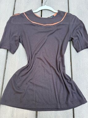 Scoop Neck Short Sleeve Tee in Dark Brown with Coral Trim
